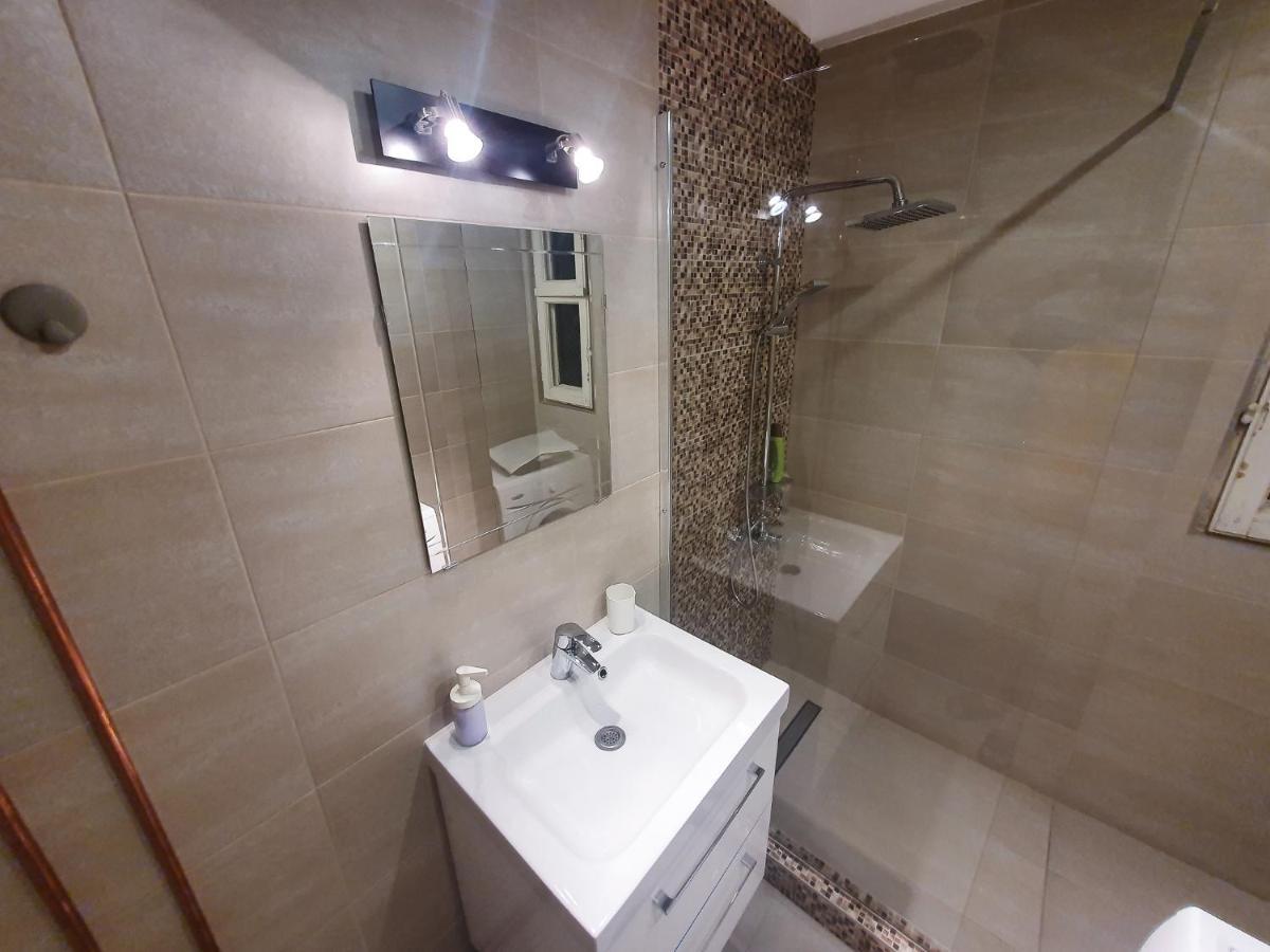 Charming Studio With City View Bucarest Extérieur photo